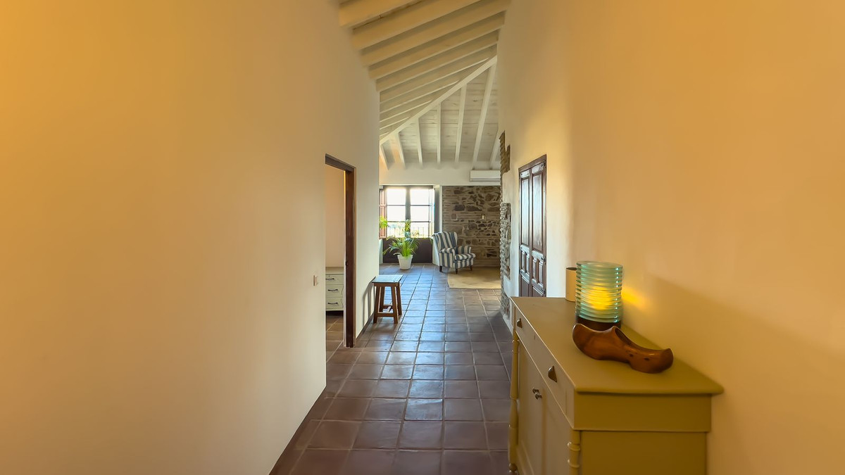 Huis te koop in Montes de Málaga | 8 slaapkamers H5247757