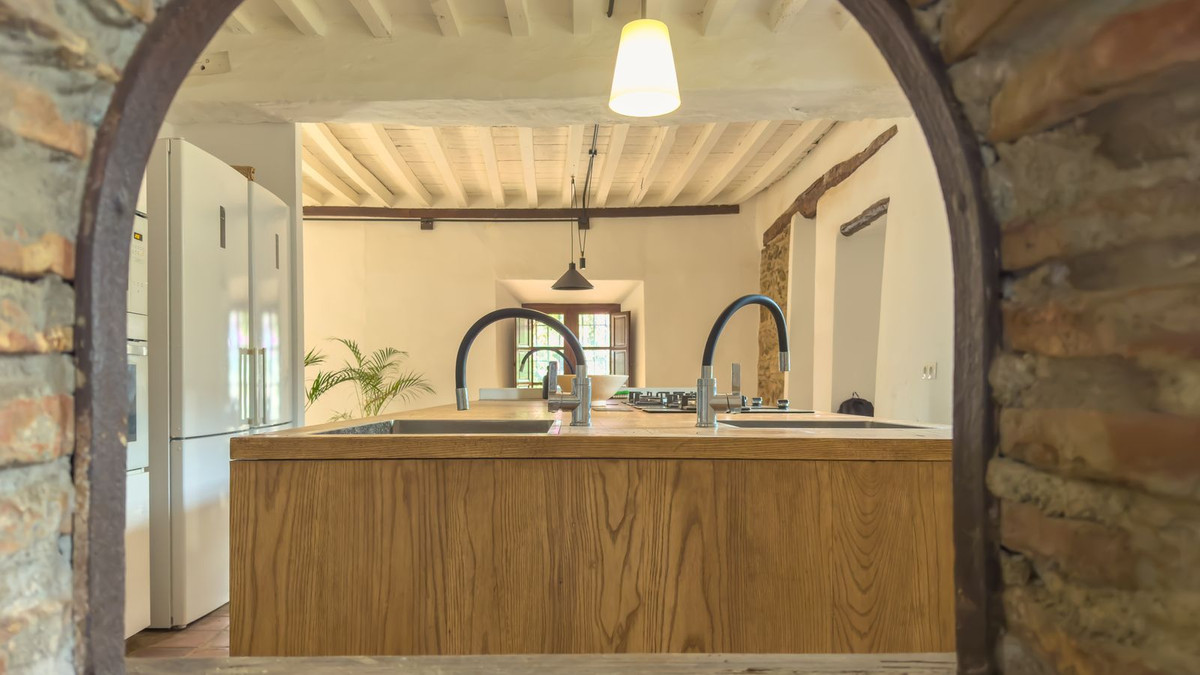 Huis te koop in Montes de Málaga | 8 slaapkamers H5247757