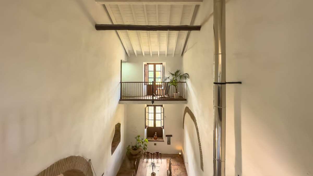 Huis te koop in Montes de Málaga | 8 slaapkamers H5247757