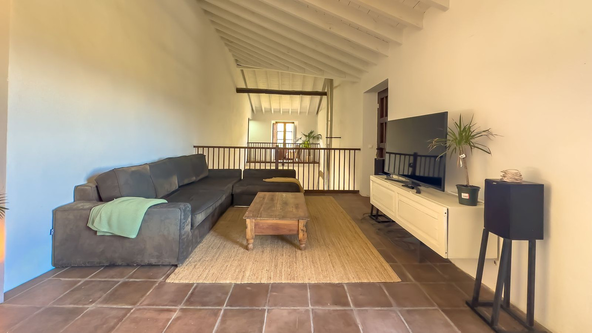 Huis te koop in Montes de Málaga | 8 slaapkamers H5247757