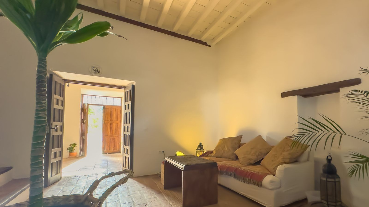 Huis te koop in Montes de Málaga | 8 slaapkamers H5247757