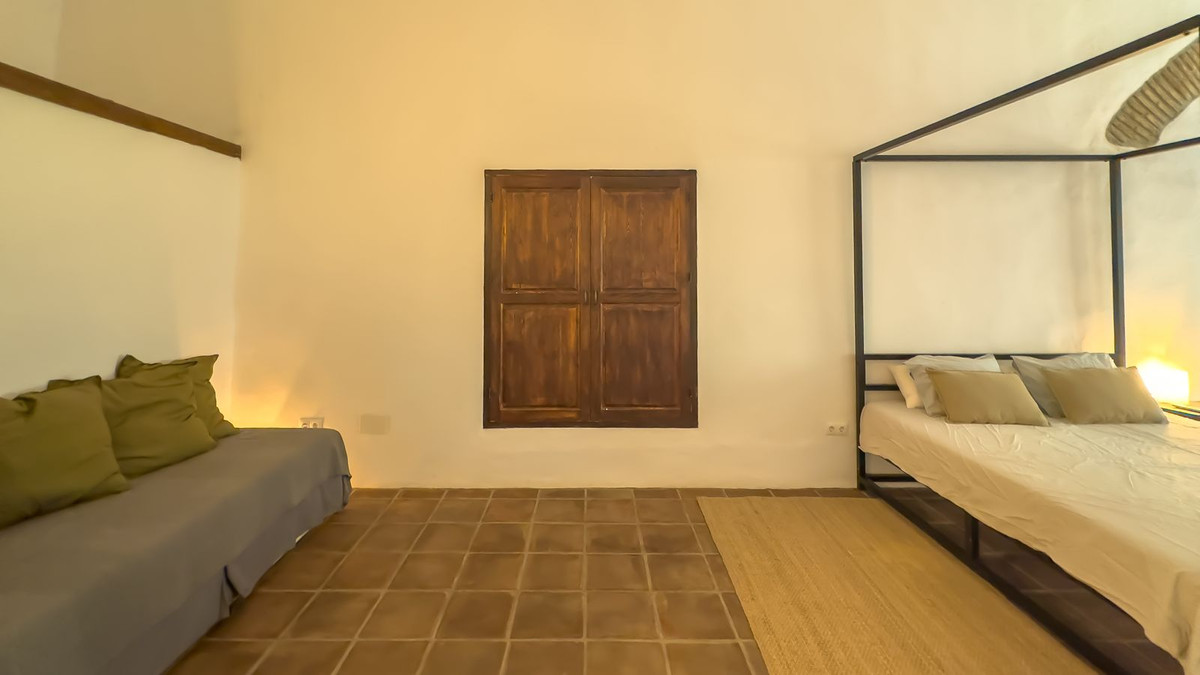 Huis te koop in Montes de Málaga | 8 slaapkamers H5247757