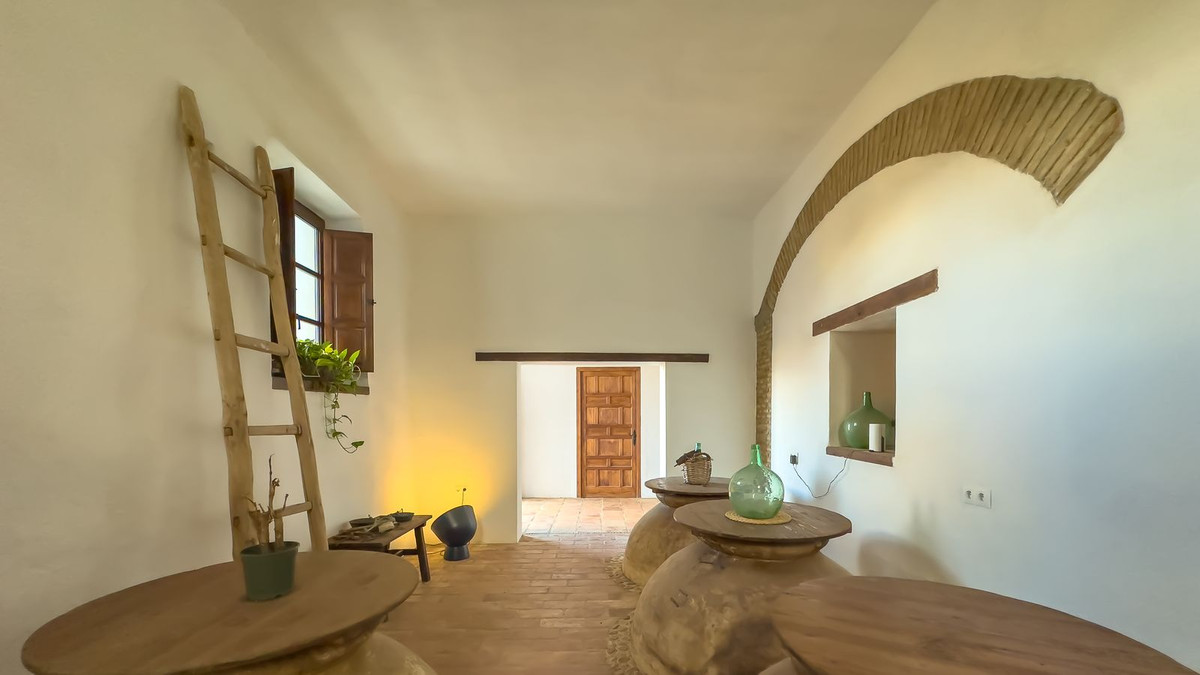 Huis te koop in Montes de Málaga | 8 slaapkamers H5247757