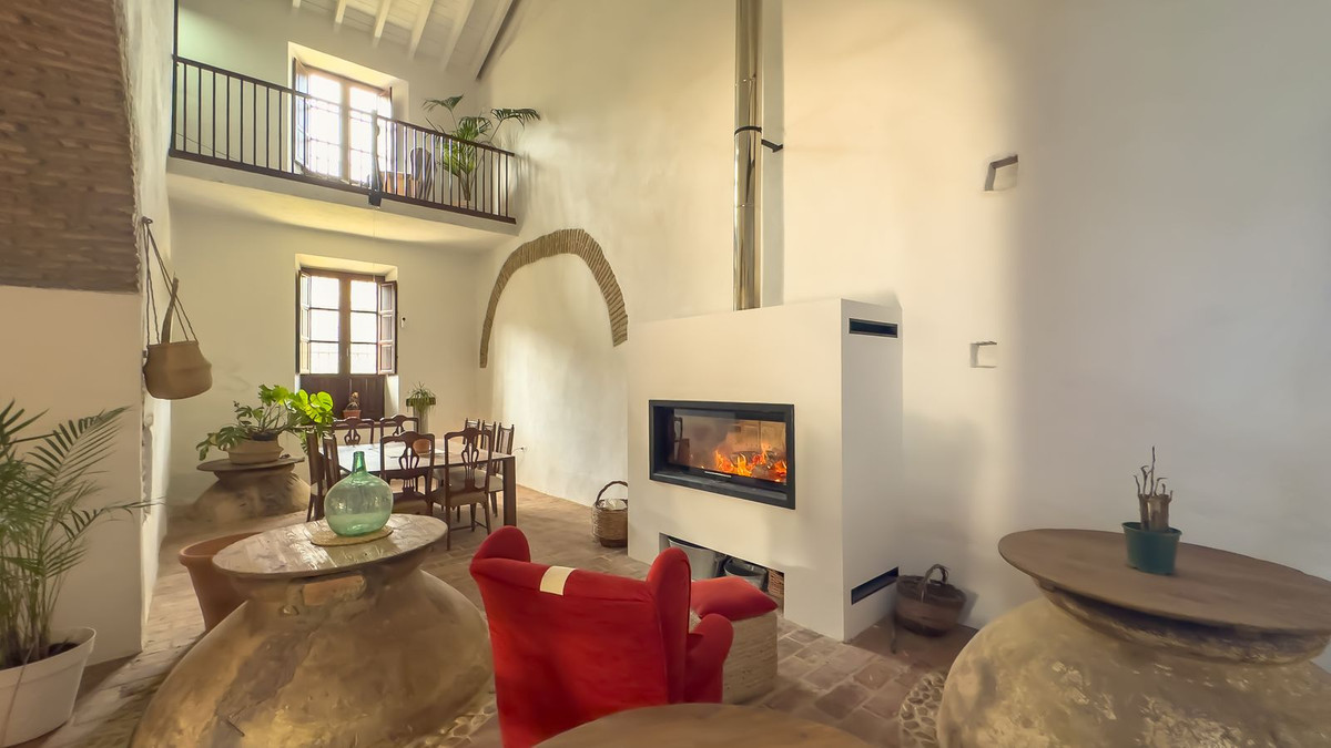 Huis te koop in Montes de Málaga | 8 slaapkamers H5247757