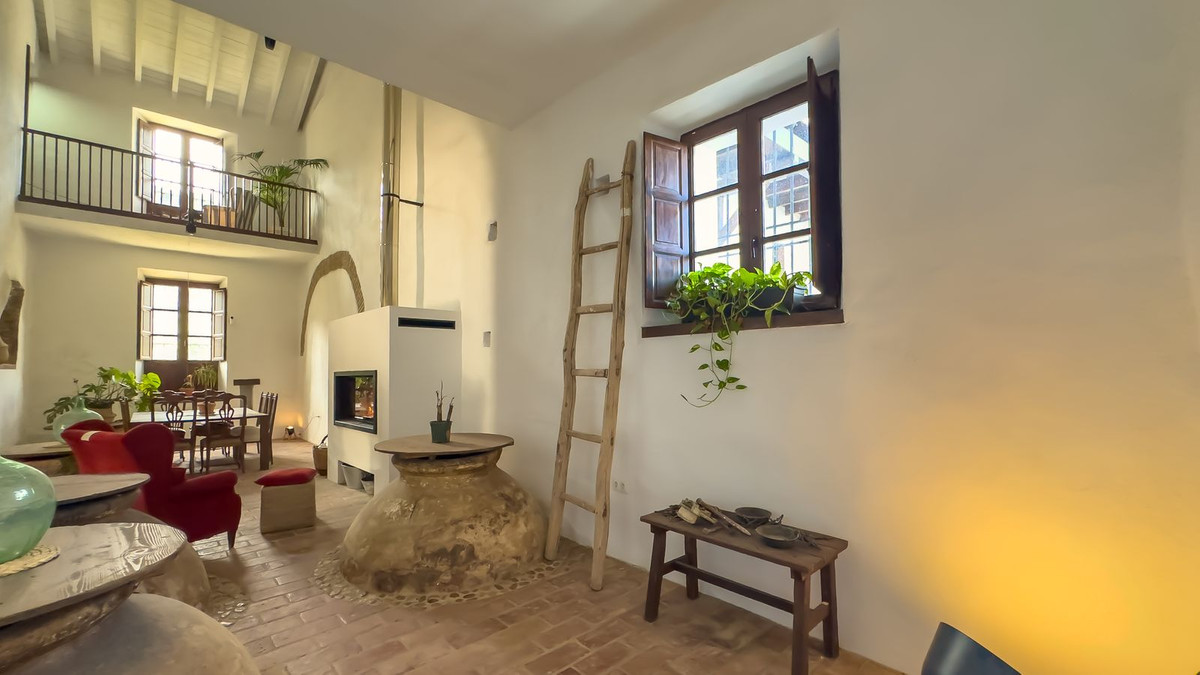 Huis te koop in Montes de Málaga | 8 slaapkamers H5247757