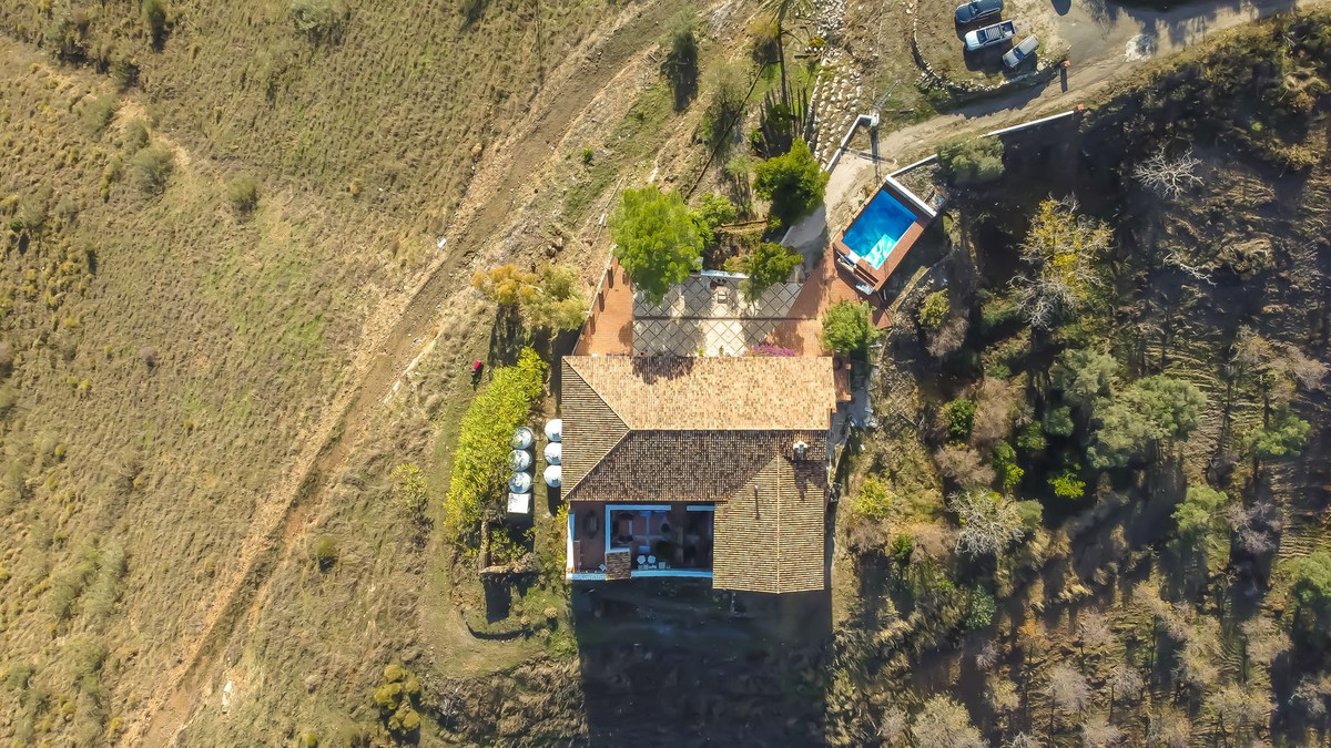 Huis te koop in Montes de Málaga | 8 slaapkamers H5247757