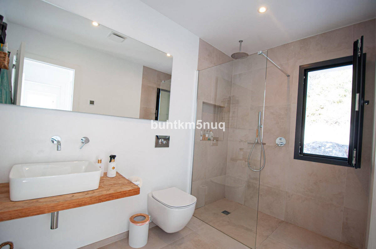 Huis te koop in Moraira | 5 slaapkamers H4757995