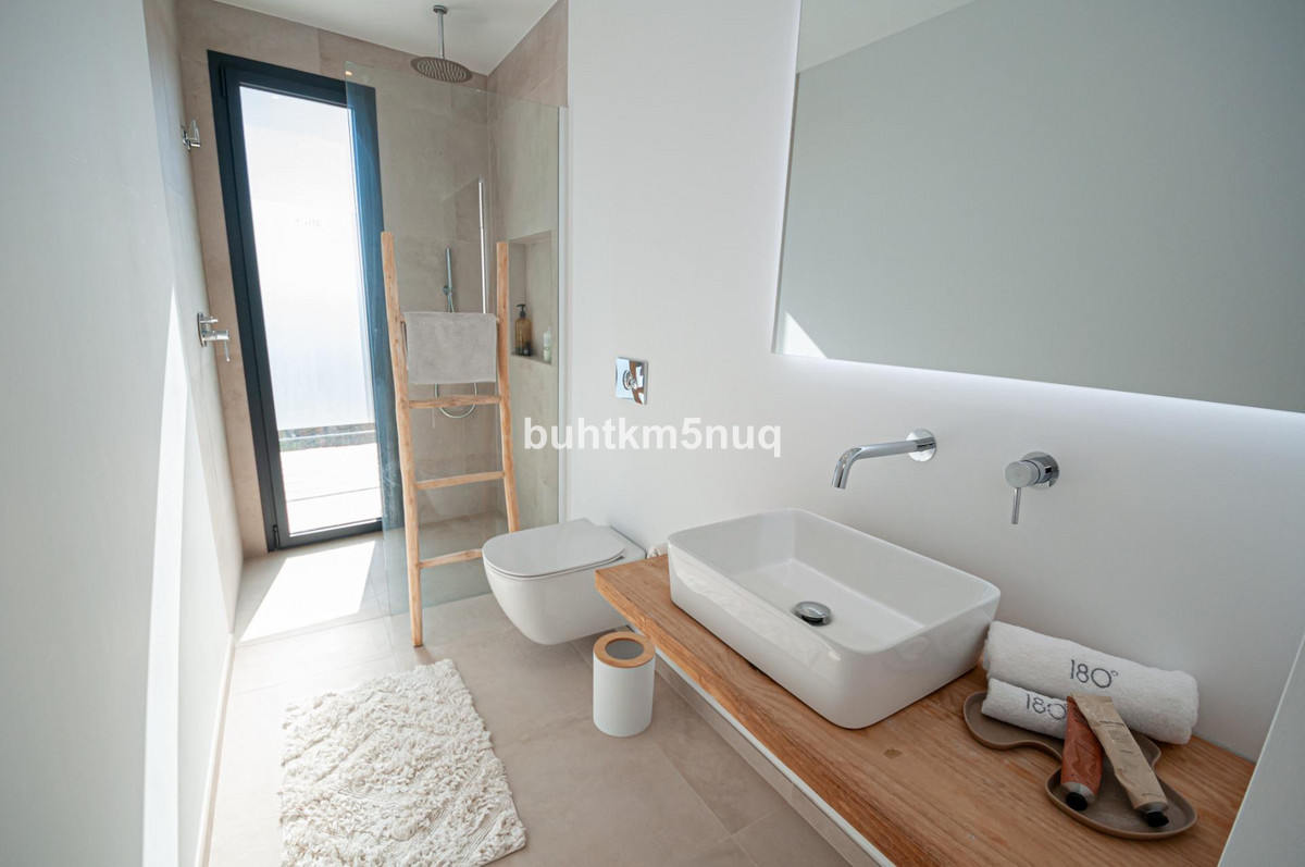 Huis te koop in Moraira | 5 slaapkamers H4757995