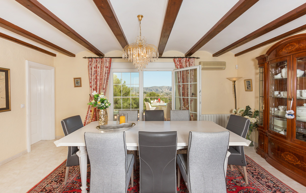 Huis te koop in Moraira | 4 slaapkamers H5304220