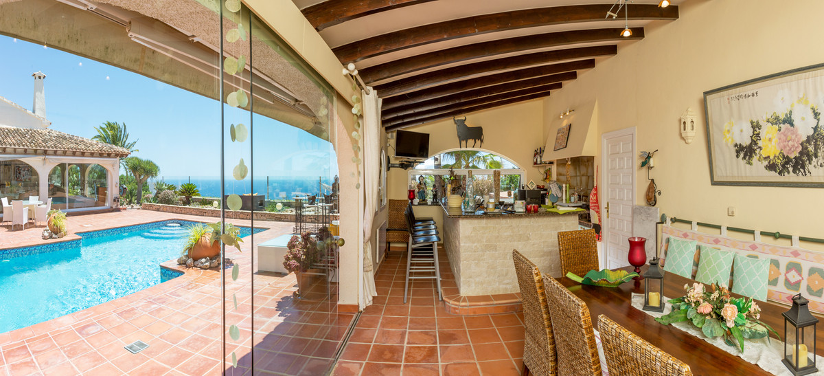 Huis te koop in Moraira | 4 slaapkamers H5304220