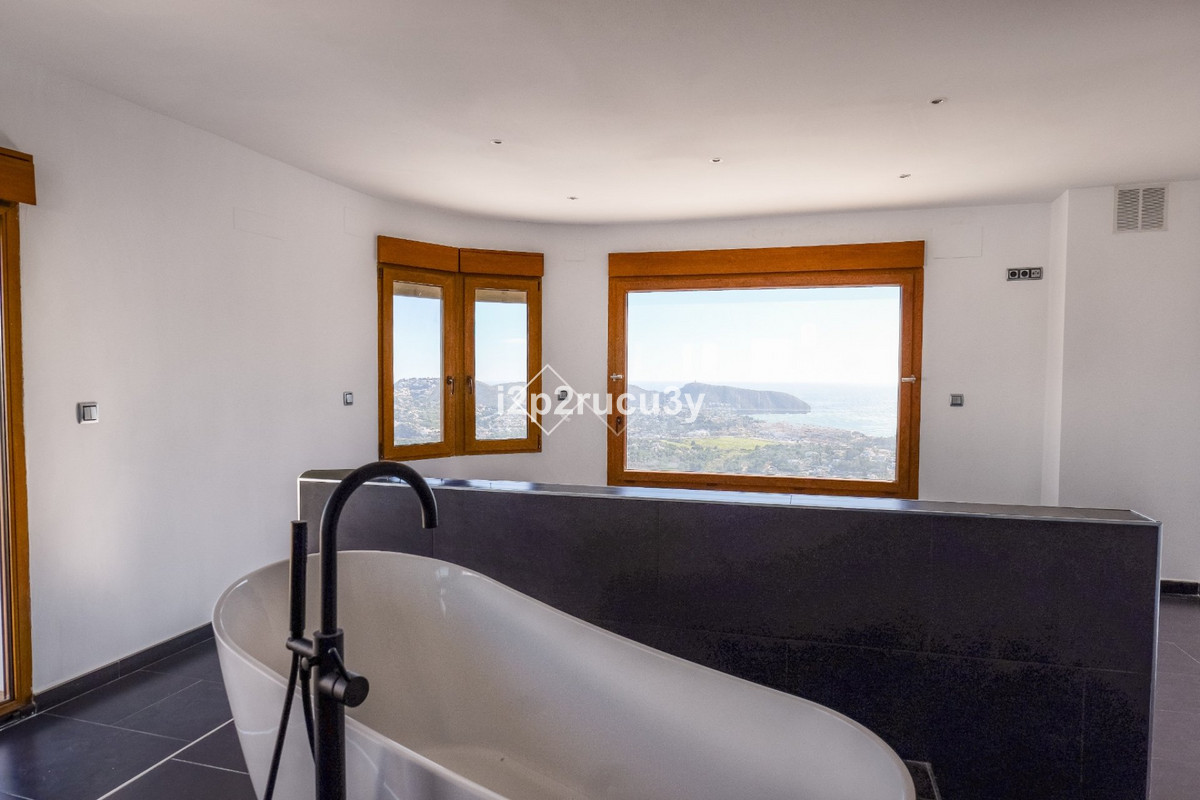 Huis te koop in Moraira | 4 slaapkamers H5454007