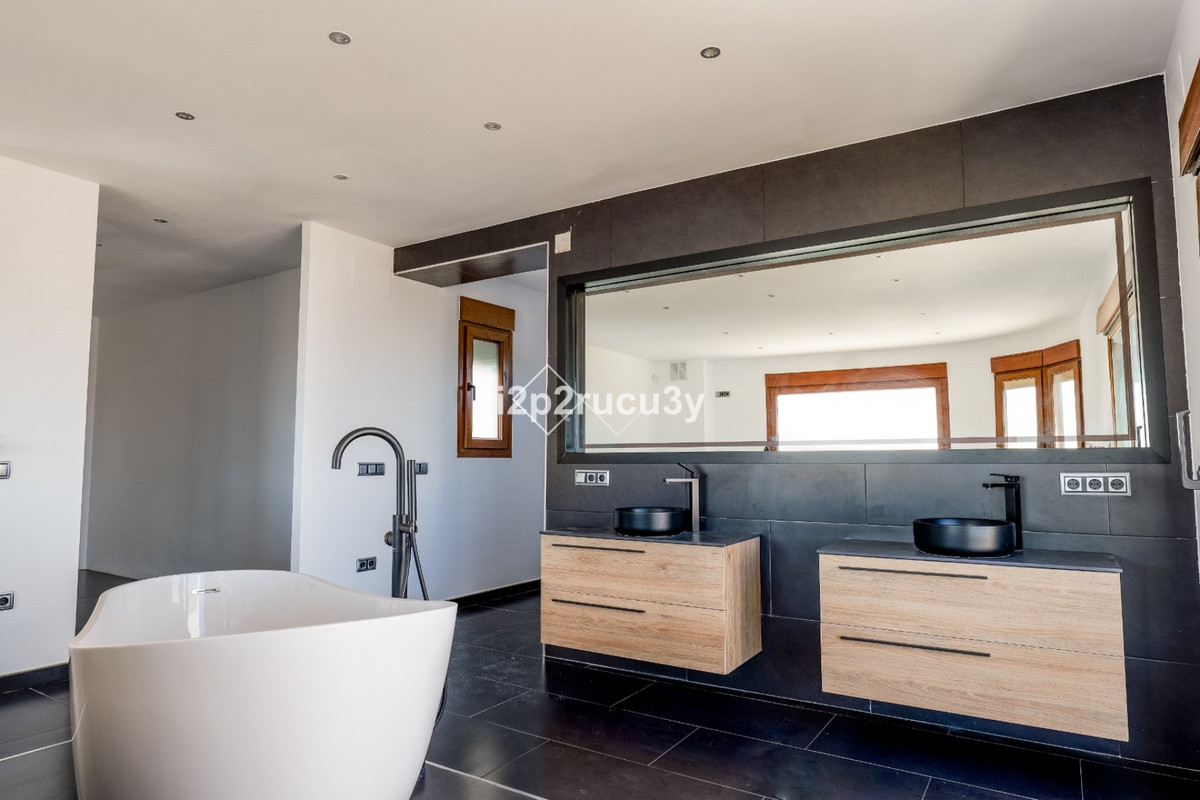 Huis te koop in Moraira | 4 slaapkamers H5454007