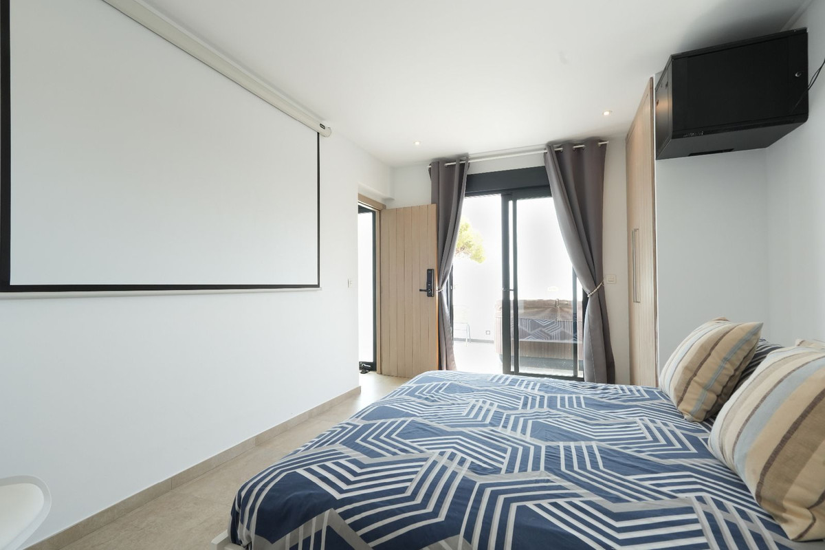 Huis te koop in Moraira | 7 slaapkamers H5461237