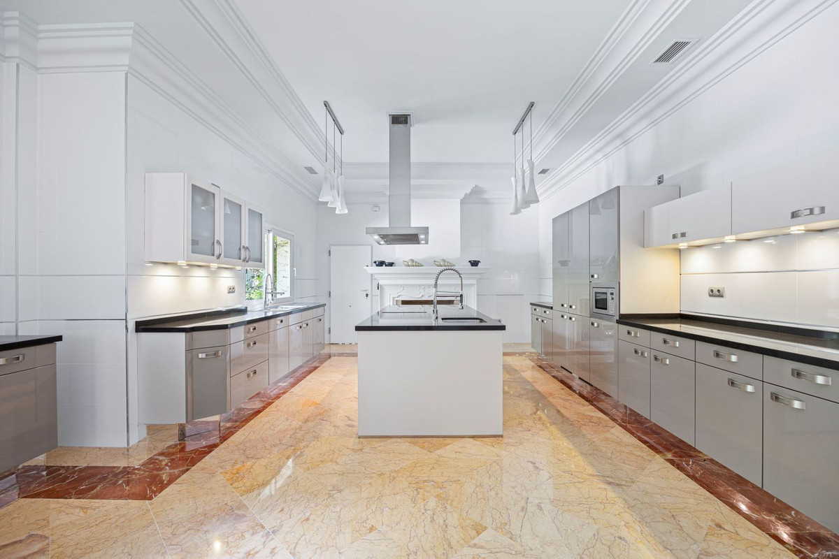 Huis te koop in Nagüeles | 9 slaapkamers H5044594