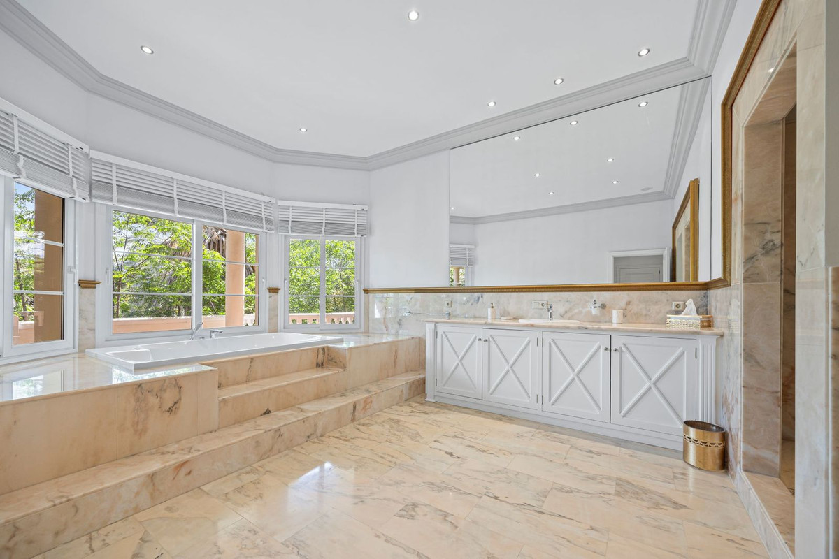 Huis te koop in Nagüeles | 9 slaapkamers H5044594