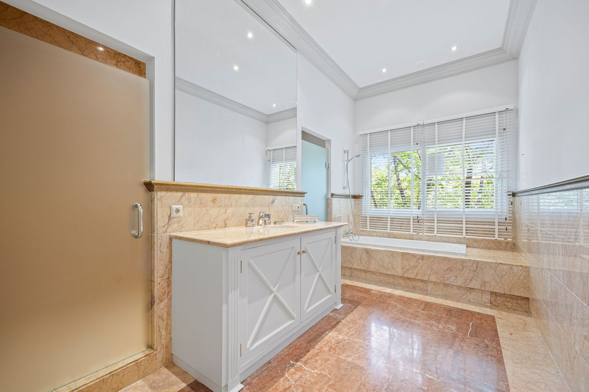 Huis te koop in Nagüeles | 9 slaapkamers H5044594