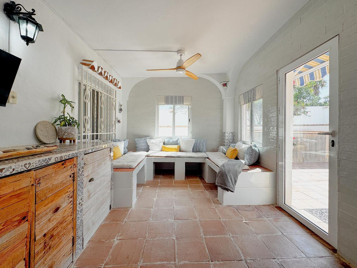 Vrijstaande Villa te koop in Nerja | 6 slaapkamers H4168636