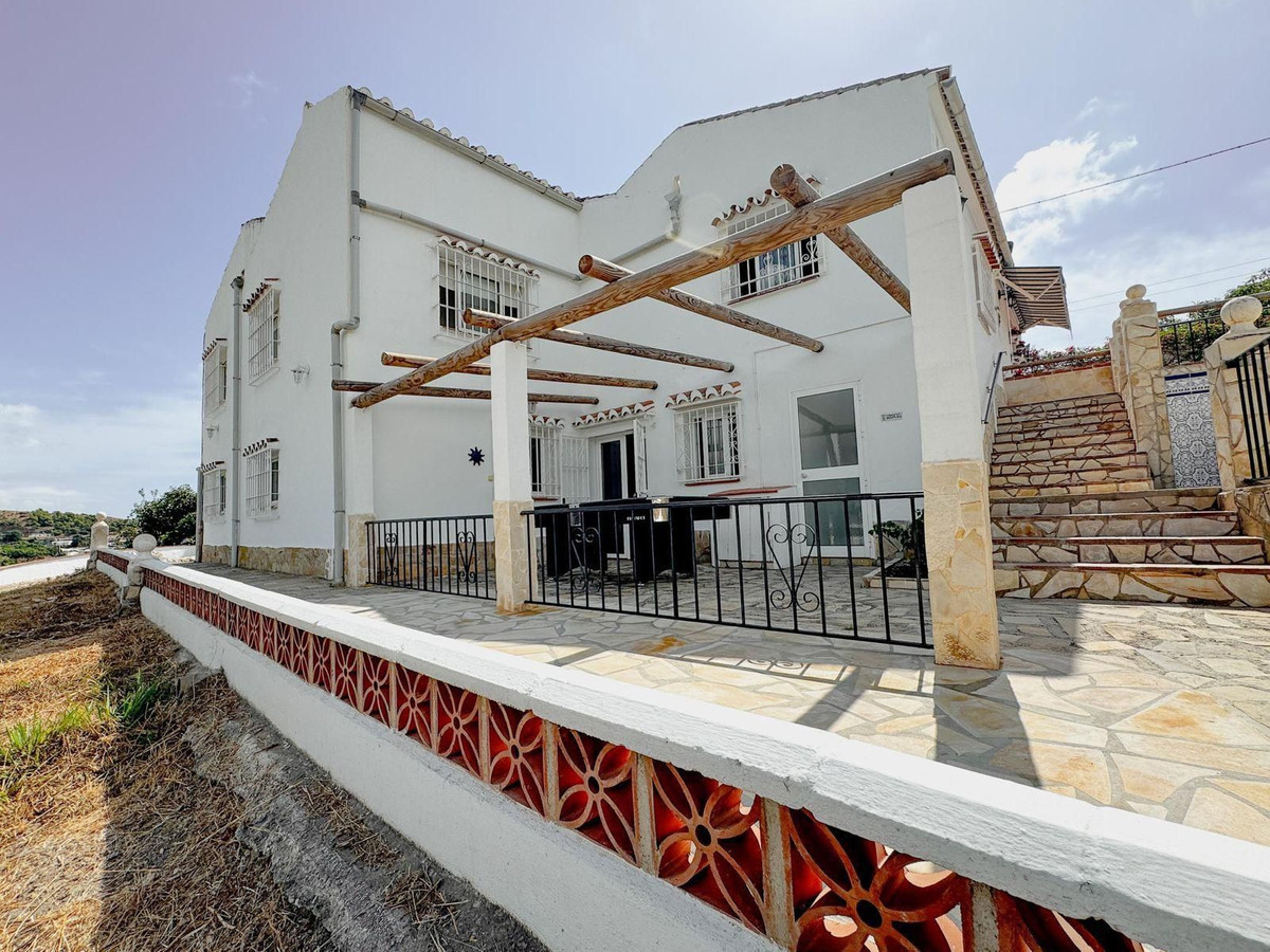 Vrijstaande Villa te koop in Nerja | 6 slaapkamers H4168636