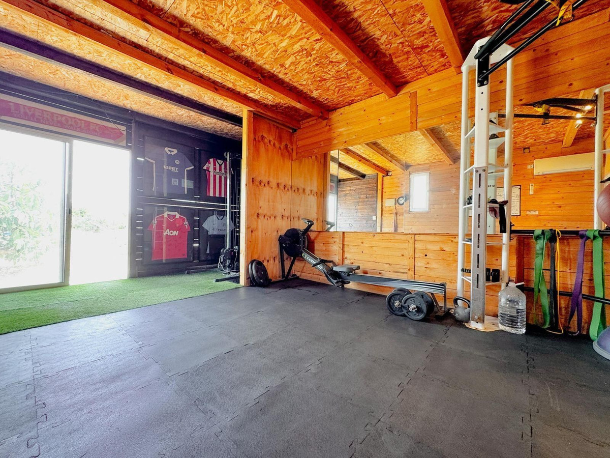 Vrijstaande Villa te koop in Nerja | 6 slaapkamers H4168636