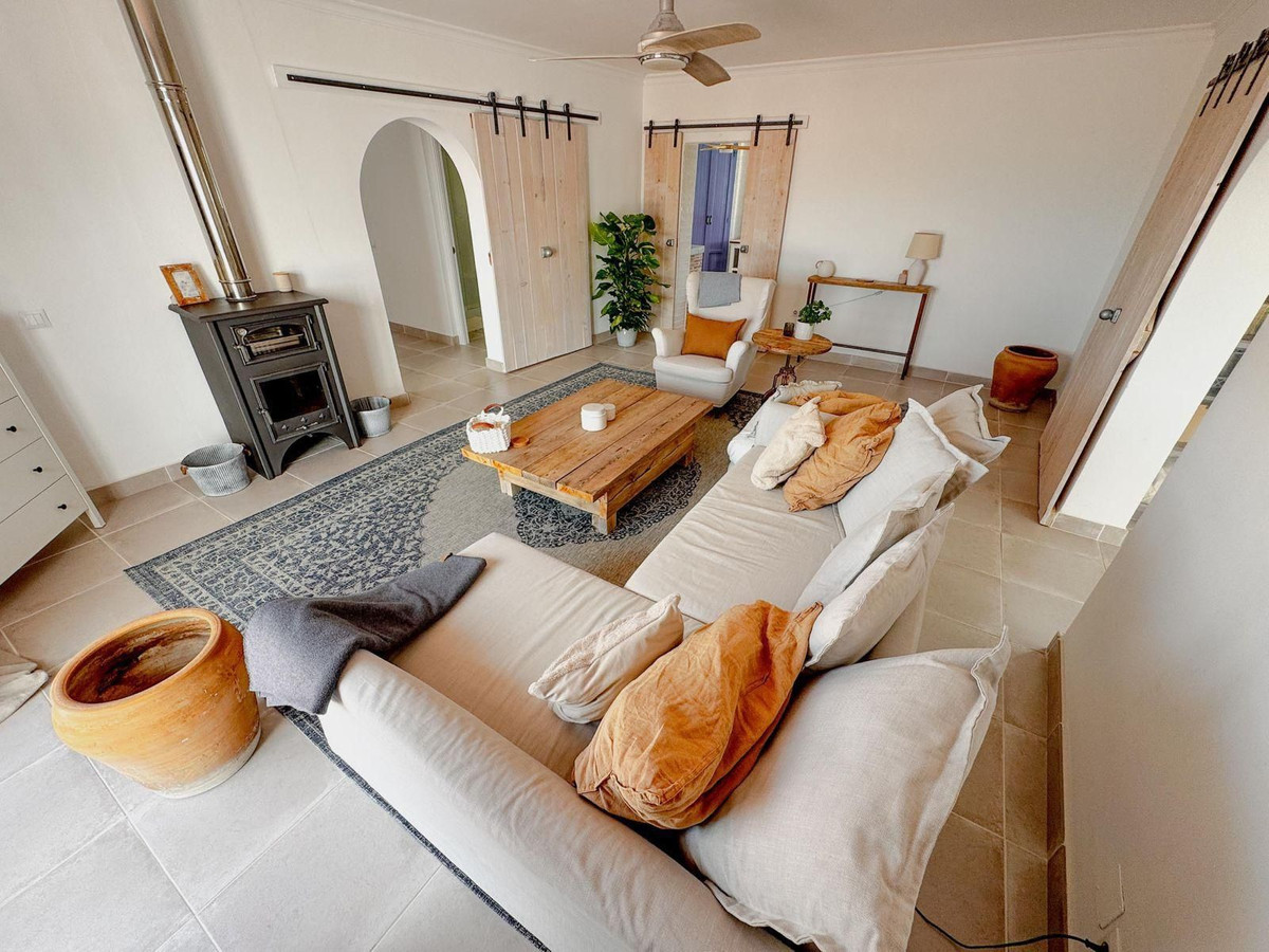 Vrijstaande Villa te koop in Nerja | 6 slaapkamers H4168636