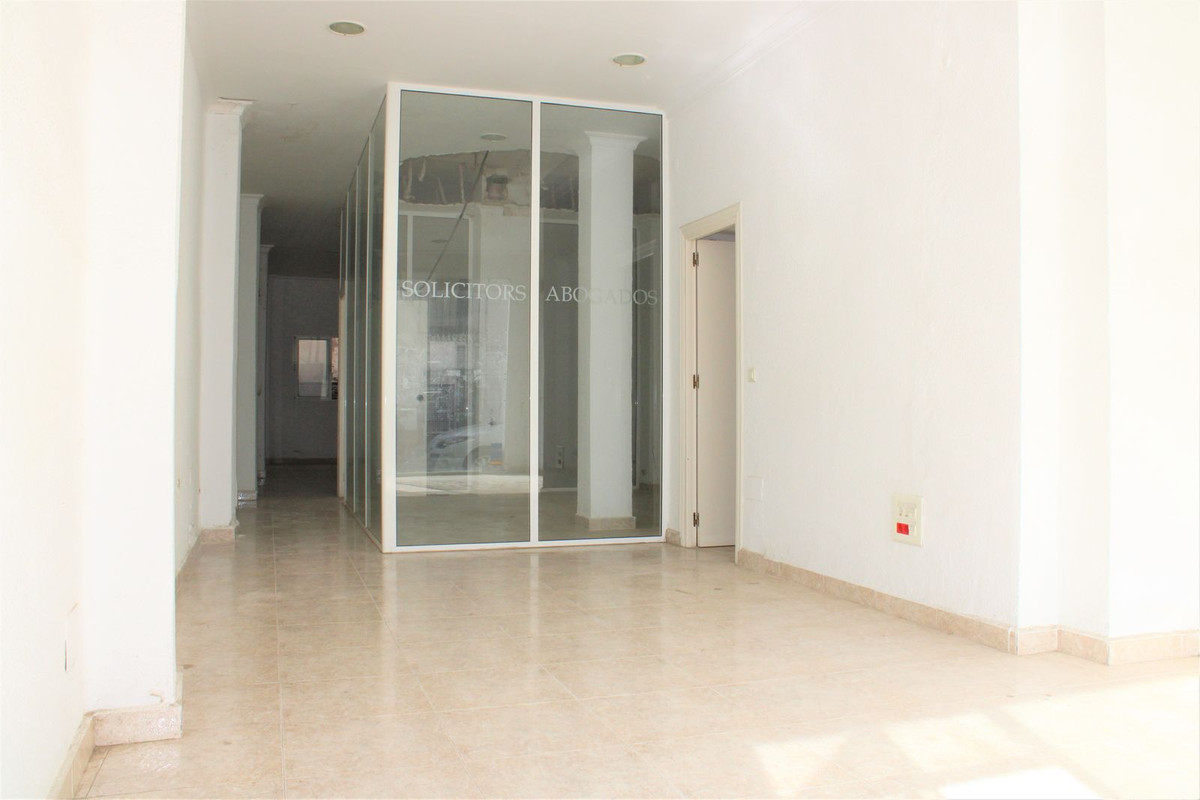 Huis te koop in Nerja | 4 slaapkamers H4346974