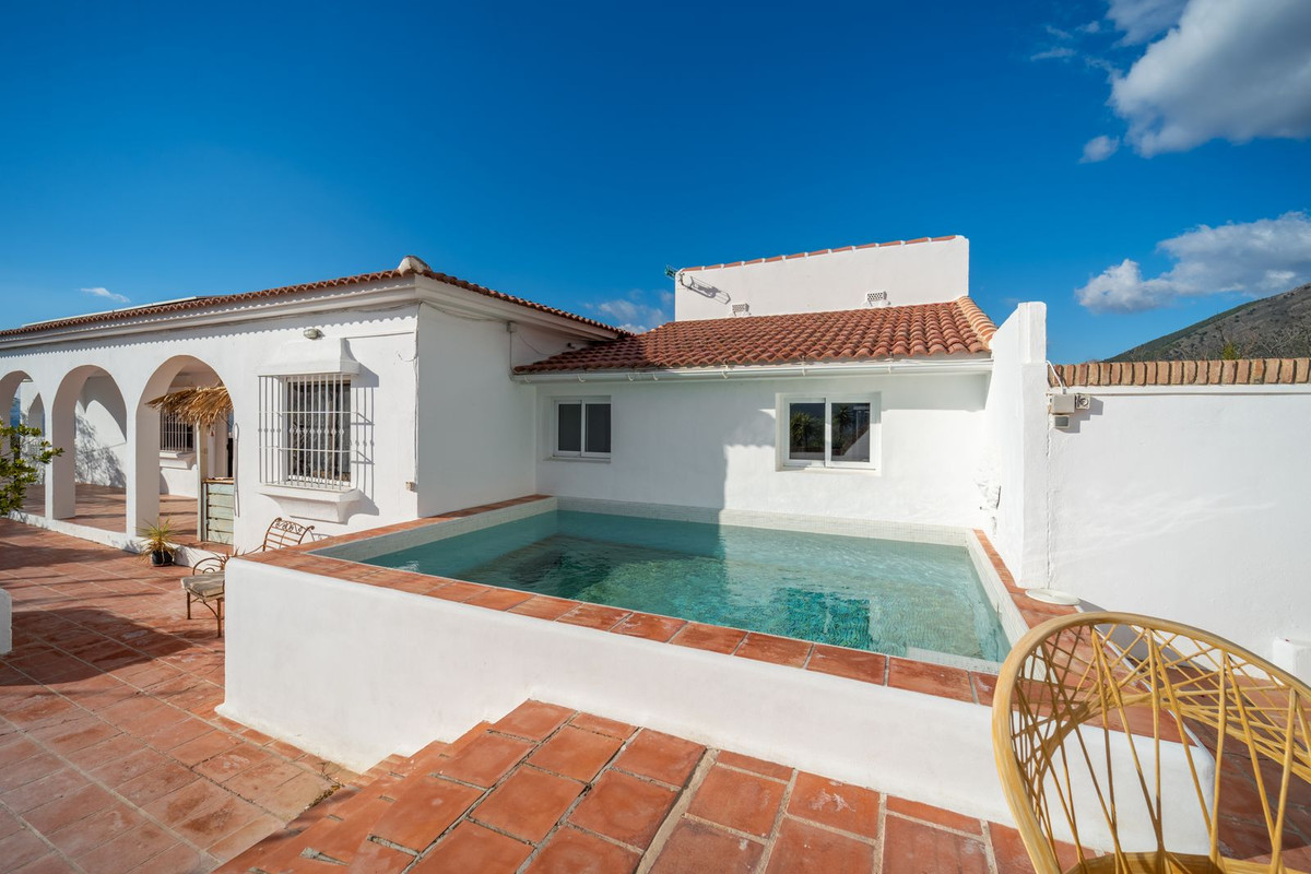 Vrijstaande Villa in La Viñuela-1