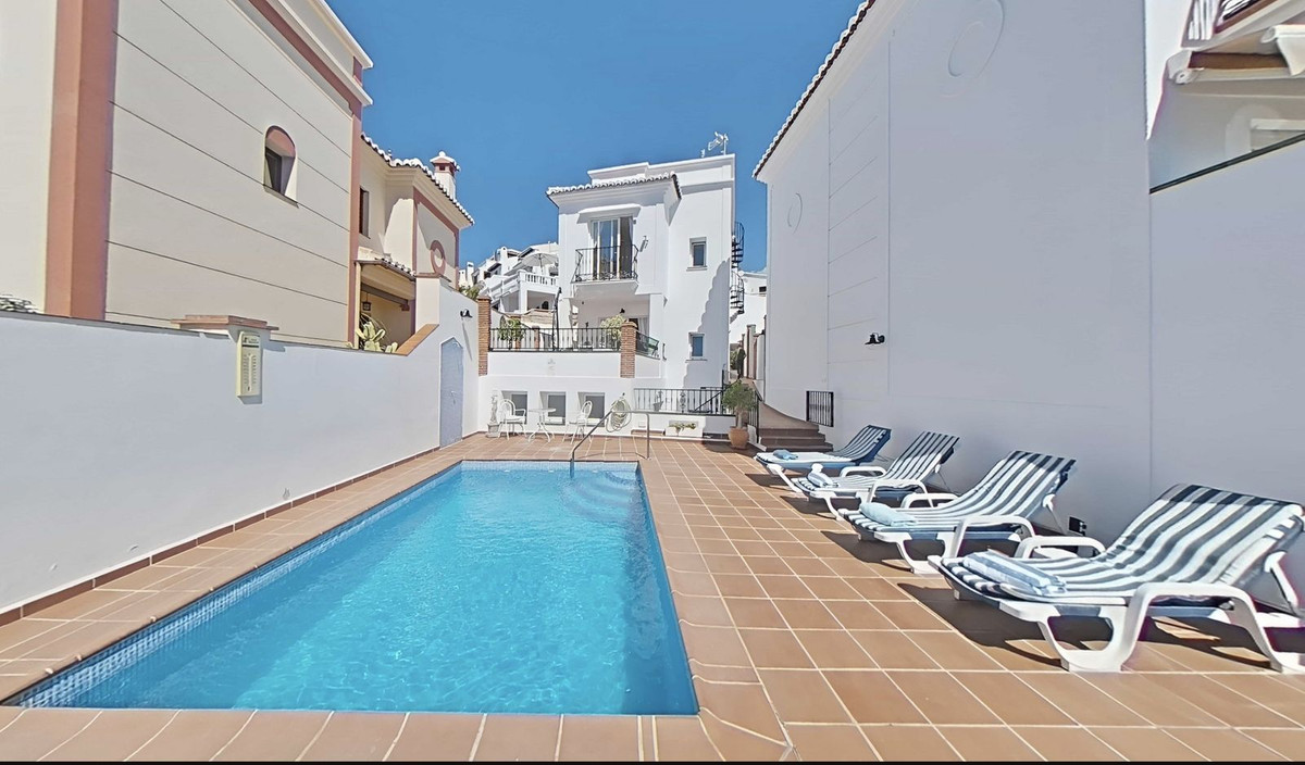 Vrijstaande Villa te koop in Nerja | 3 slaapkamers H5045887
