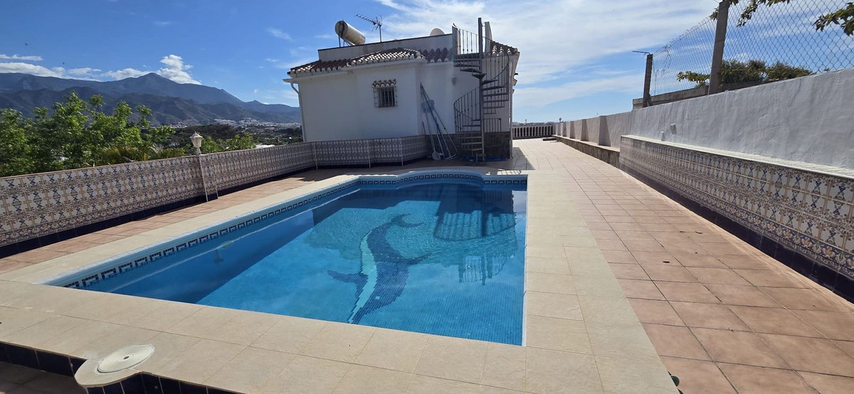 Vrijstaande Villa te koop in Nerja | 4 slaapkamers H5063113