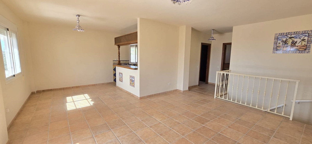 Vrijstaande Villa te koop in Nerja | 4 slaapkamers H5063113