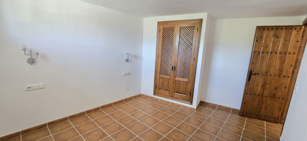 Vrijstaande Villa te koop in Nerja | 4 slaapkamers H5063113