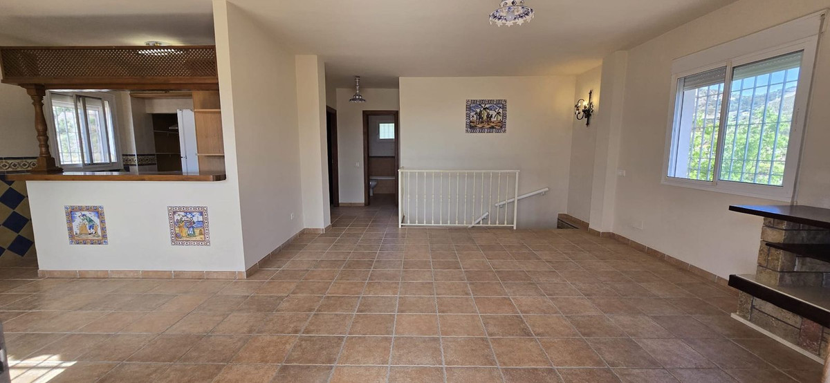 Vrijstaande Villa te koop in Nerja | 4 slaapkamers H5063113