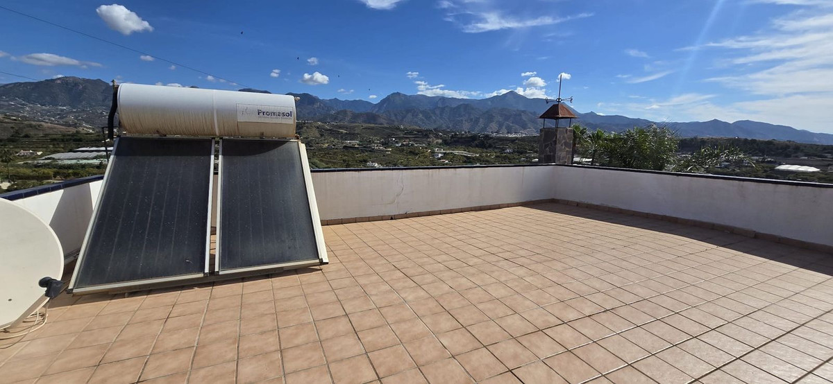 Vrijstaande Villa te koop in Nerja | 4 slaapkamers H5063113