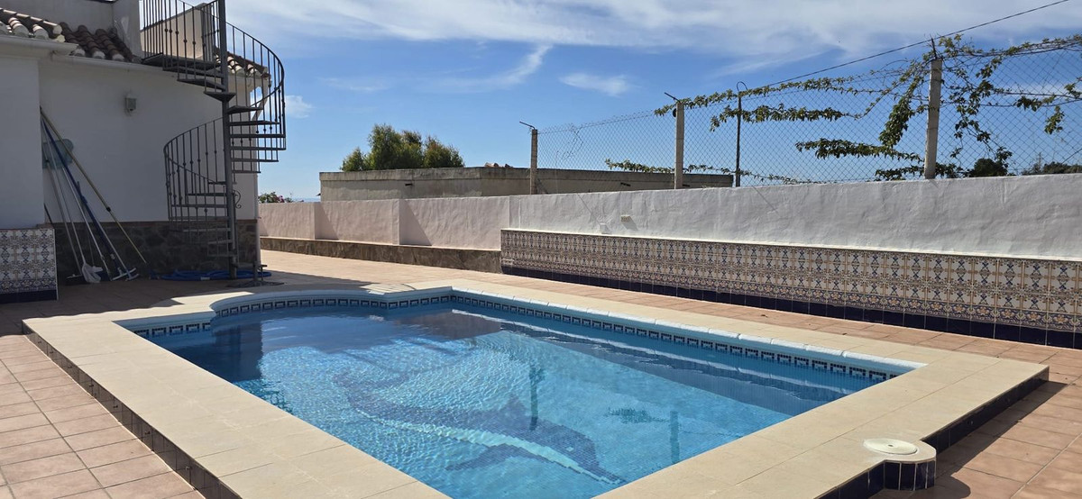 Vrijstaande Villa te koop in Nerja | 4 slaapkamers H5063113