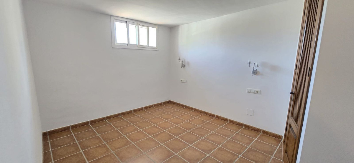 Vrijstaande Villa te koop in Nerja | 4 slaapkamers H5063113