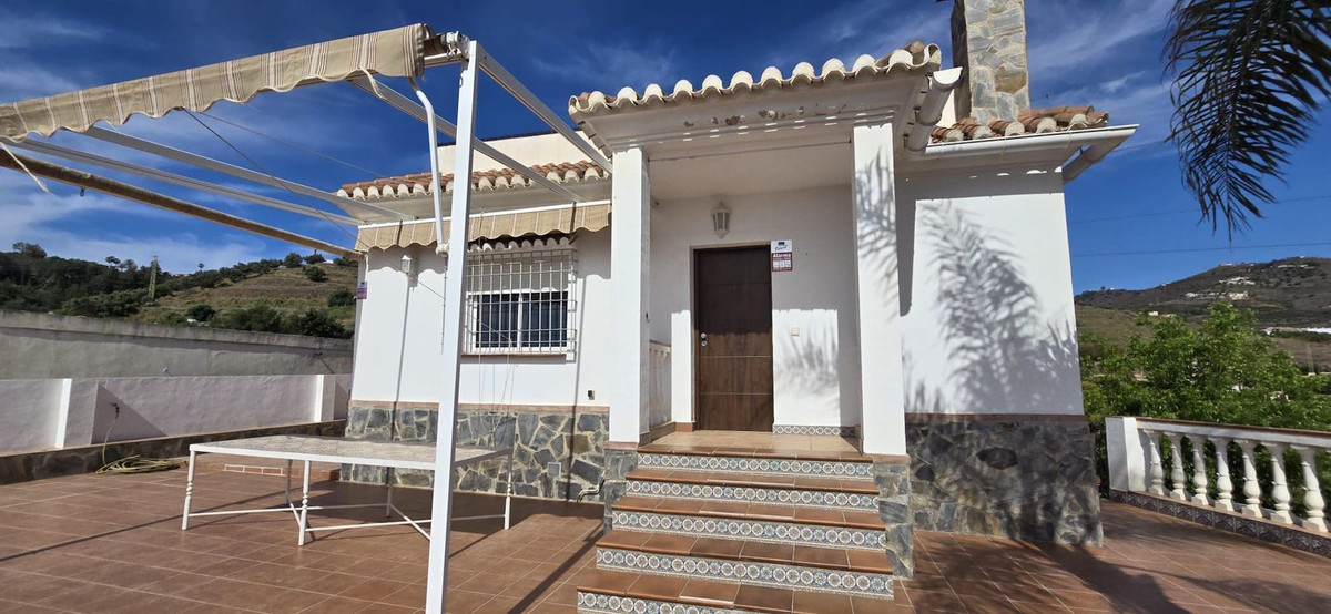Vrijstaande Villa te koop in Nerja | 4 slaapkamers H5063113