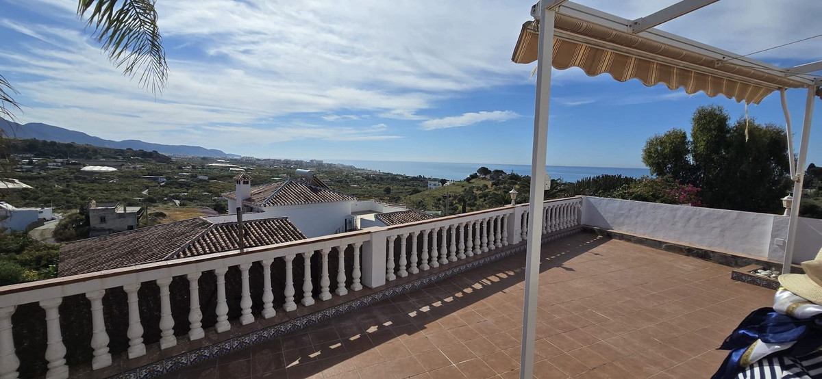 Vrijstaande Villa te koop in Nerja | 4 slaapkamers H5063113