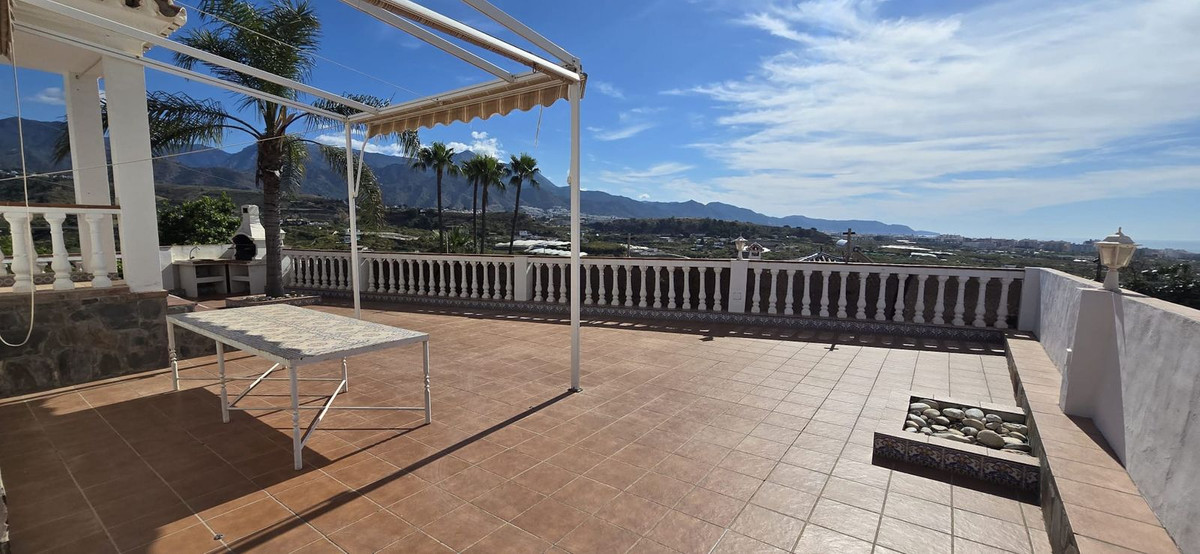 Vrijstaande Villa te koop in Nerja | 4 slaapkamers H5063113