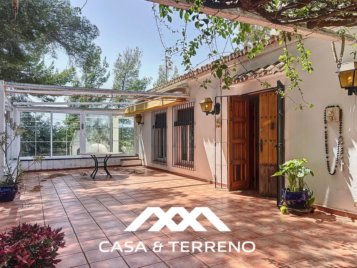 Vrijstaande Villa te koop in Nerja | 4 slaapkamers H5145256