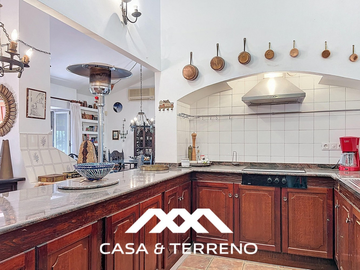 Vrijstaande Villa te koop in Nerja | 4 slaapkamers H5145256