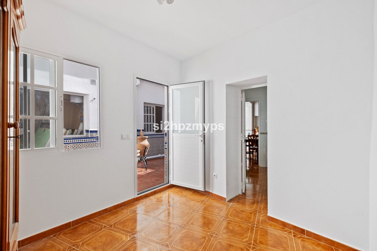 Geschakelde Woning te koop in Nerja | 5 slaapkamers H5211340