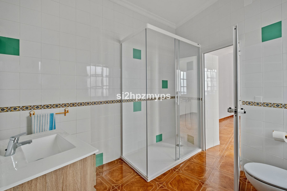 Geschakelde Woning te koop in Nerja | 5 slaapkamers H5211340