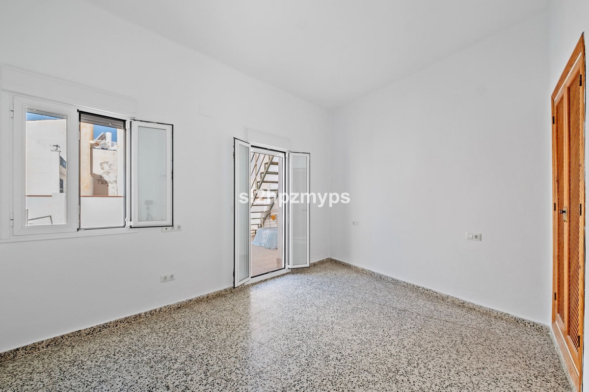 Geschakelde Woning te koop in Nerja | 5 slaapkamers H5211340