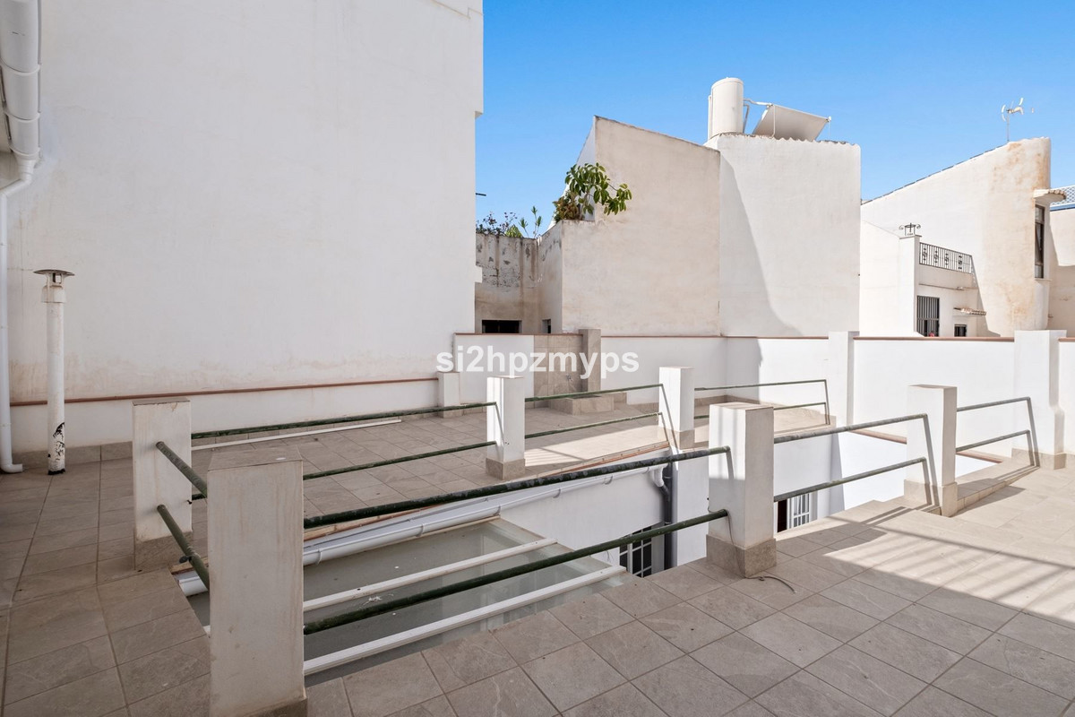 Geschakelde Woning te koop in Nerja | 5 slaapkamers H5211340