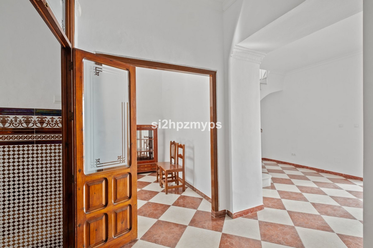 Geschakelde Woning te koop in Nerja | 5 slaapkamers H5211340