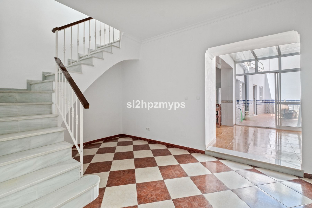 Geschakelde Woning te koop in Nerja | 5 slaapkamers H5211340