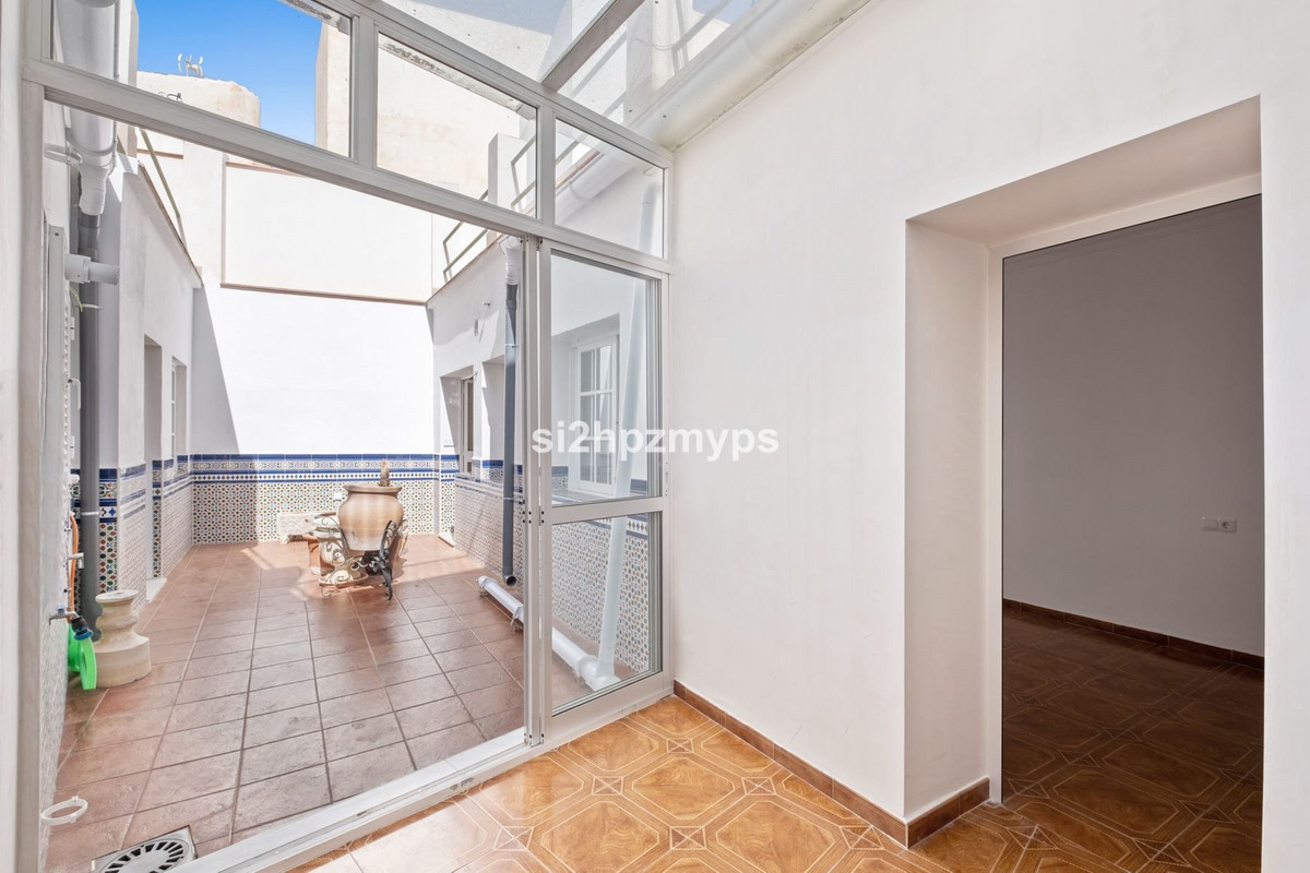 Geschakelde Woning te koop in Nerja | 5 slaapkamers H5211340