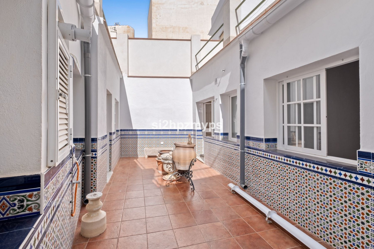 Geschakelde Woning te koop in Nerja | 5 slaapkamers H5211340