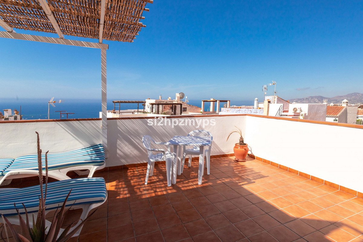 Geschakelde Woning te koop in Nerja | 4 slaapkamers H5287561