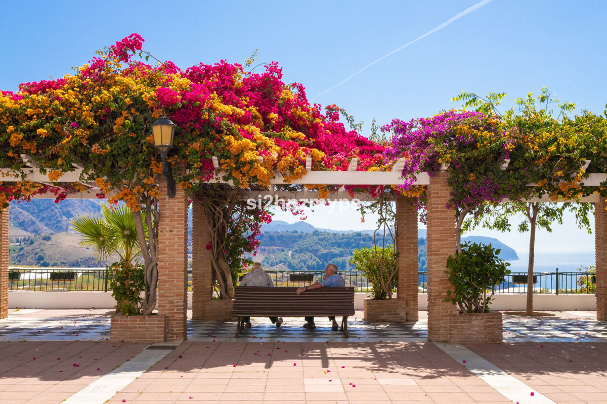 Geschakelde Woning te koop in Nerja | 4 slaapkamers H5287561