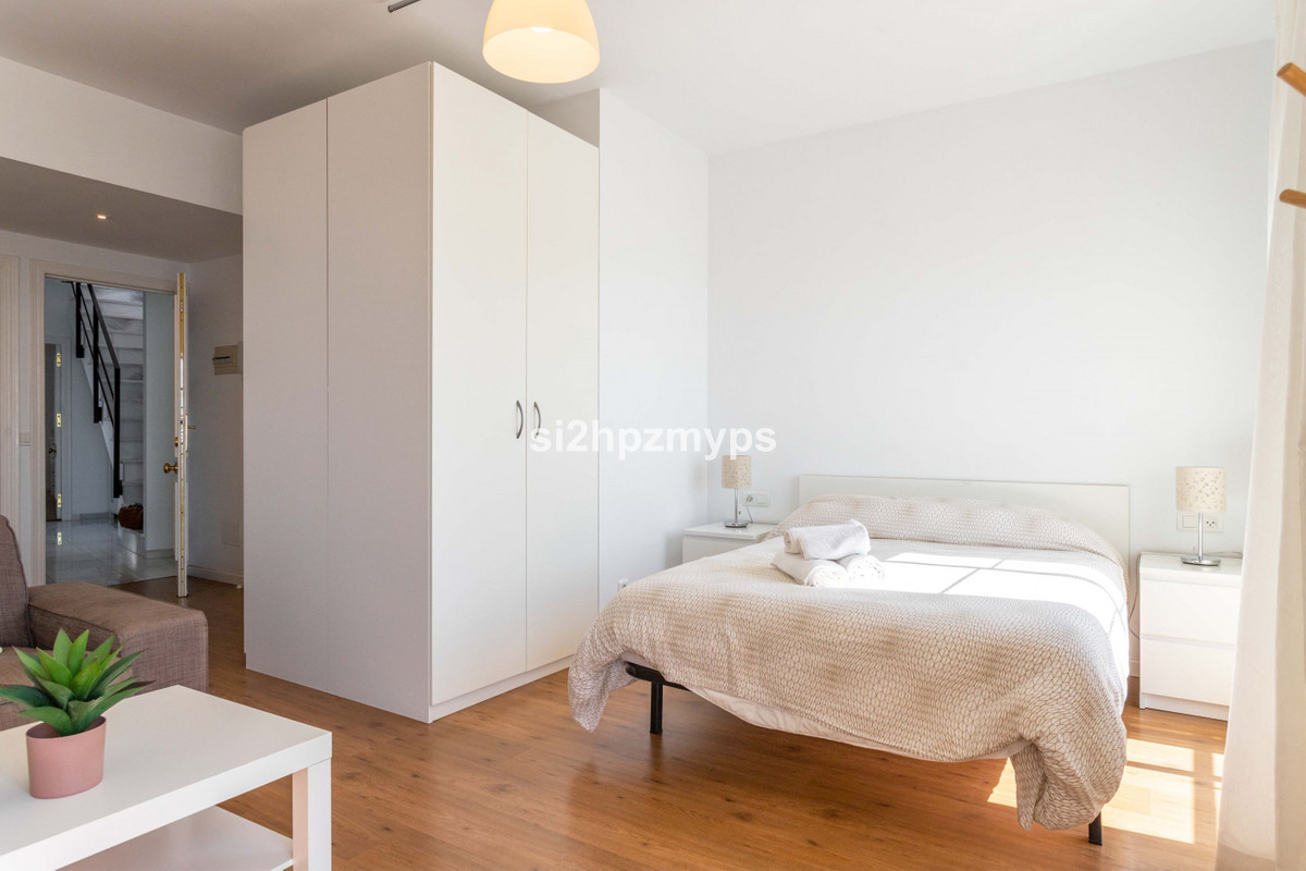 Geschakelde Woning te koop in Nerja | 4 slaapkamers H5287561